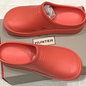 HUNTER Platform Clogs Coral Trendy Casual Comfy Slides In Out Shoe Size 7
